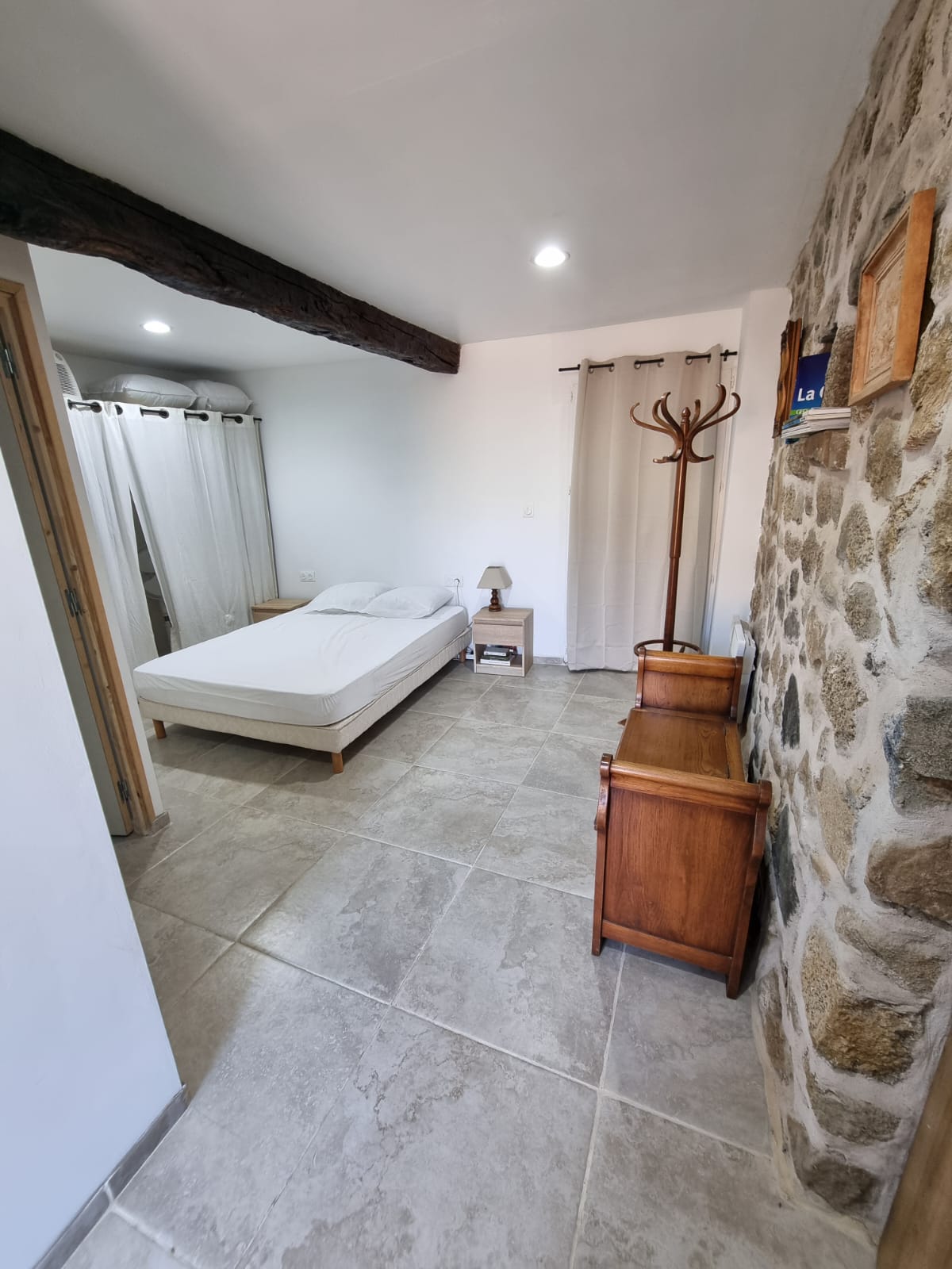 Chambre vue d'ensemble
