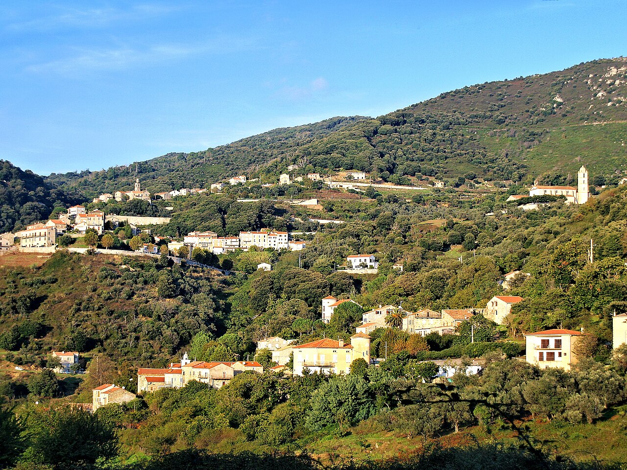 Le village d'Olmiccia en Alta Rocca, Corse du Sud